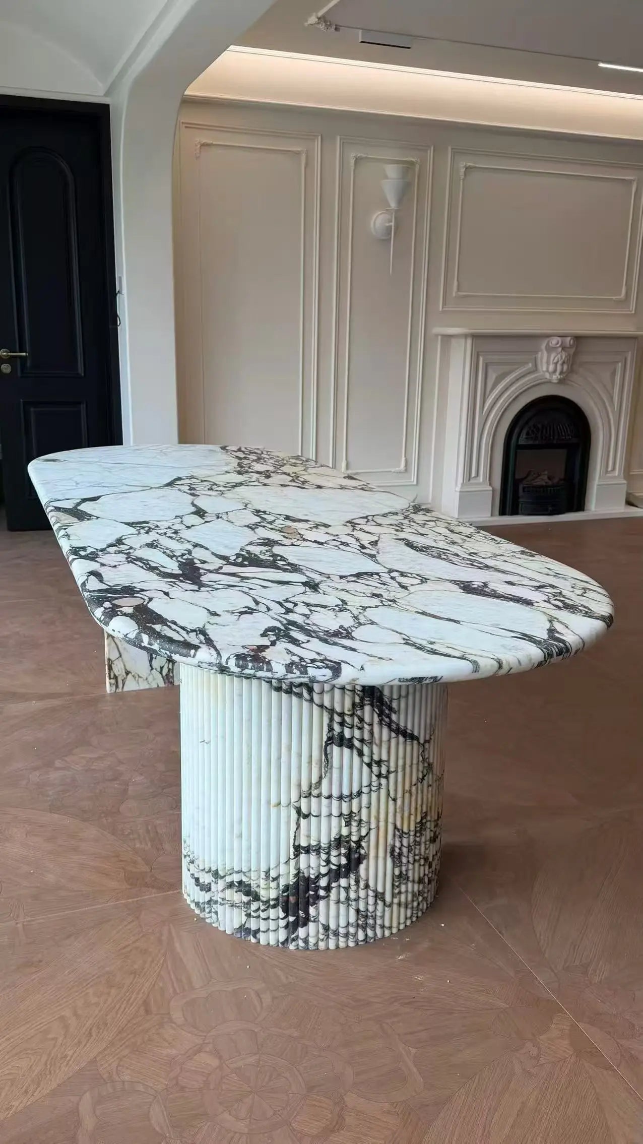 Corner Profile: Polished Edge and Fluted Pedestal Detail | LuxuryMarbleHome